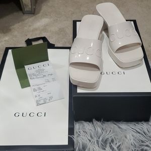 Gucci rubber sandals sz 36 white